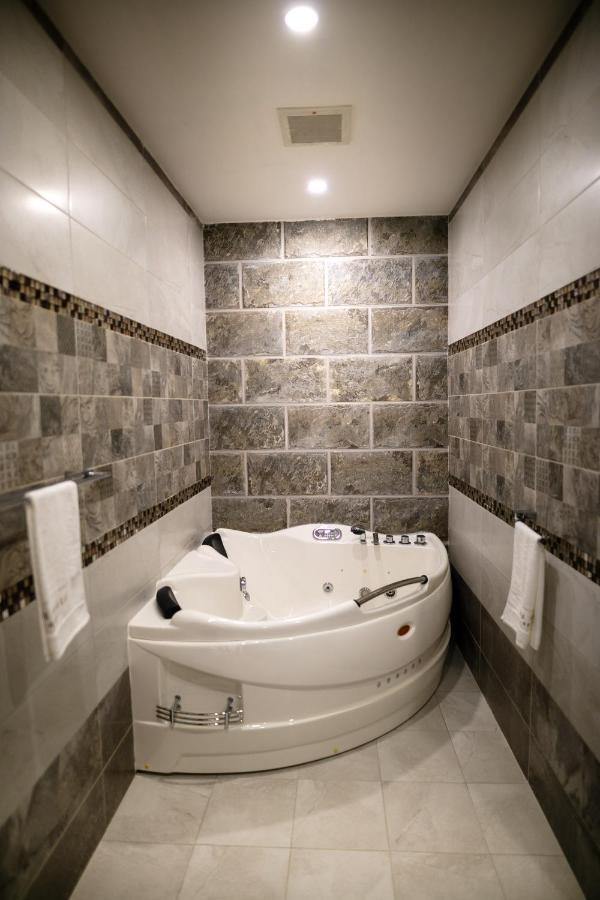 The Proud Hotel Khobar Extérieur photo