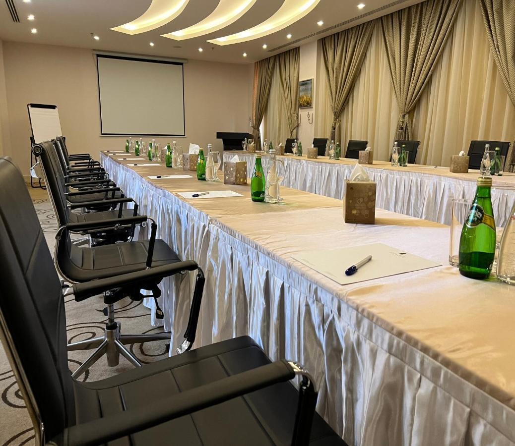 The Proud Hotel Khobar Extérieur photo